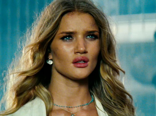 Illustration for article titled Transformers 3 is a movie about how wrong you were to hate Transformers 2
